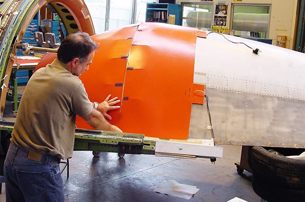 Un nuevo material reducirá de días a minutos la reparación en piezas de aeronáutica